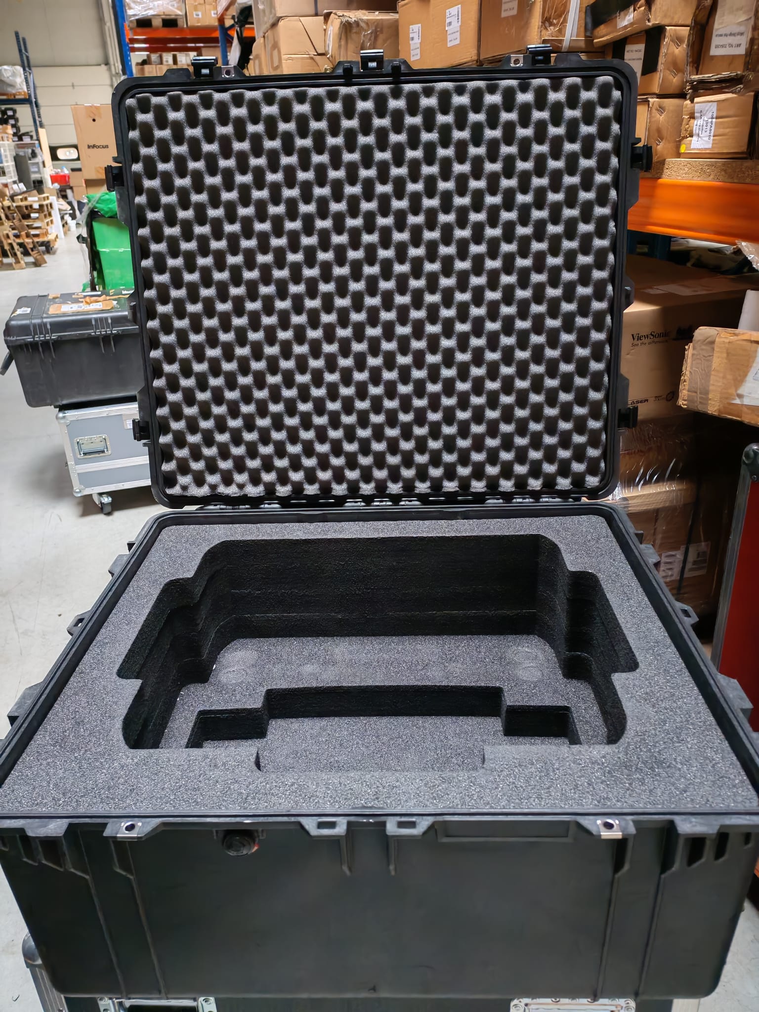 Pelicase 1690 für Epson EB-PU/PQ2220 und EB-PU/PQ2216